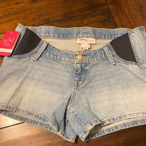 Size 4 maternity jean shorts NWT